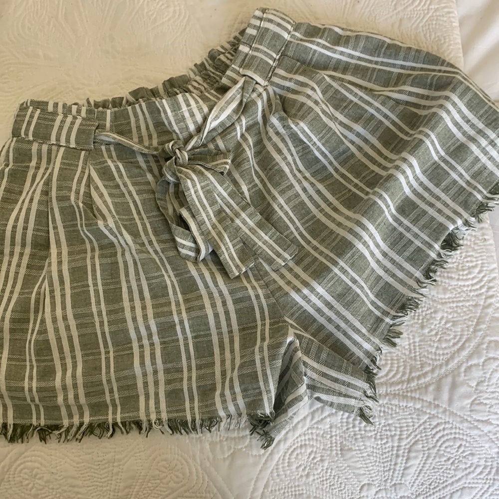 Umgee shorts, size L
